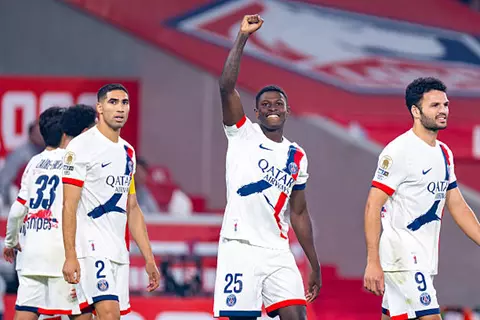 بطريقة خيالية.. نونو مينديز يكسر صمود ليل ويمنح باريس الأفضلية (فيديو)